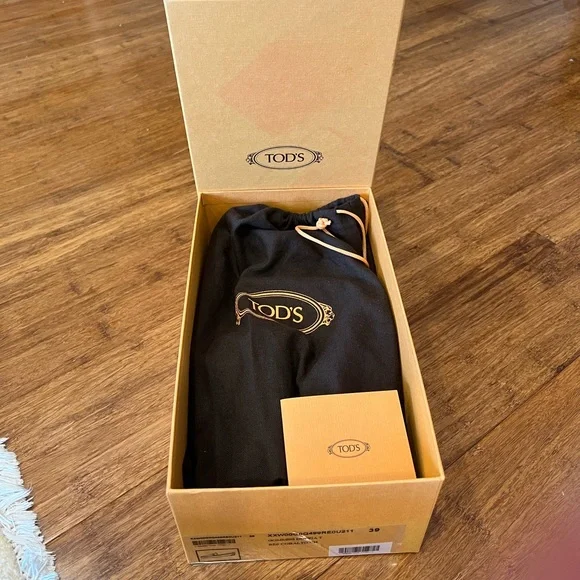 TOD’S CITY GOMMINO DRIVING SHOES IN SUEDE - light grayish taupe color size 39 - Picture 3 of 16